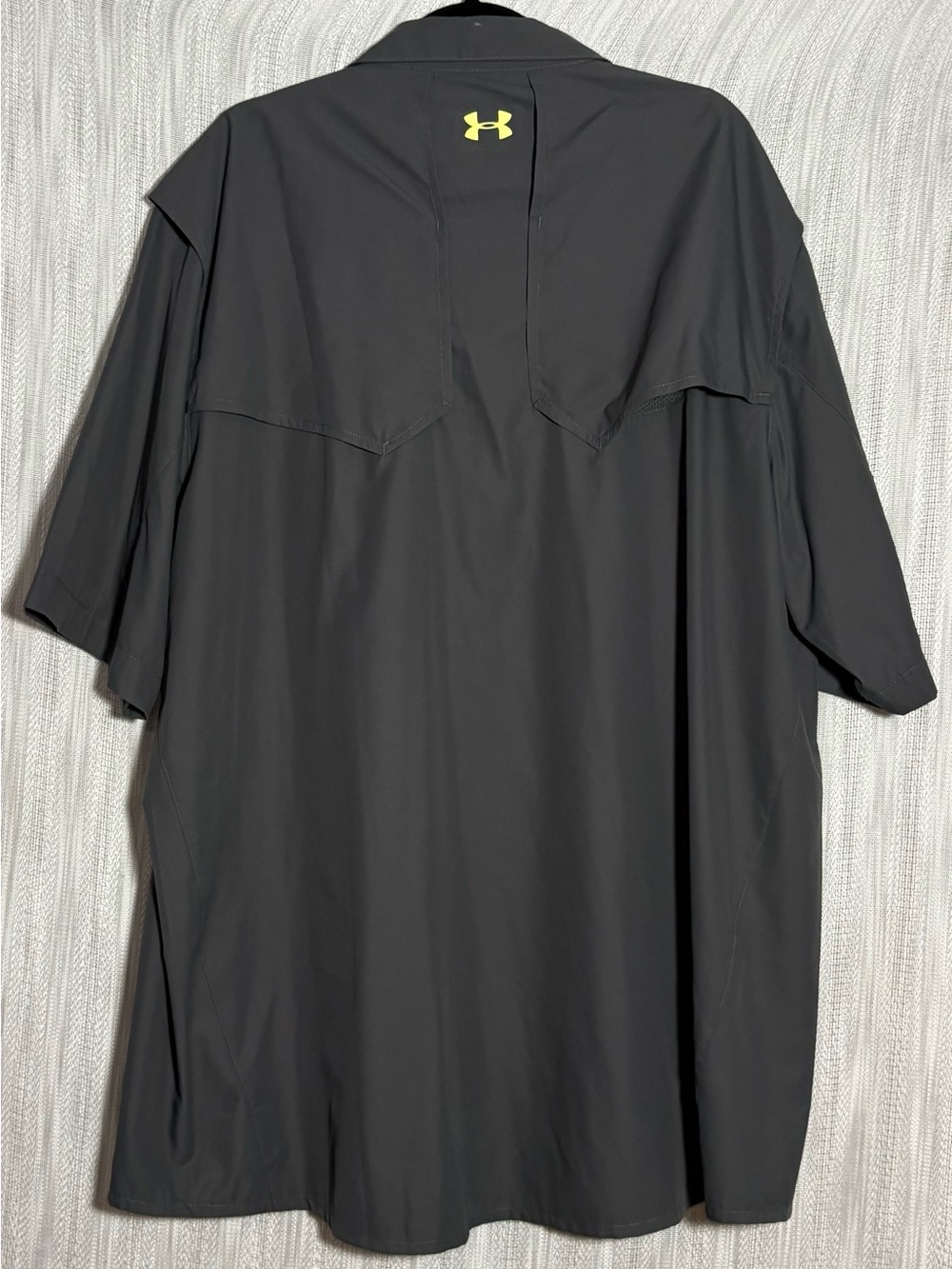 Under Armour Gray Performance HeatGear Short-Sleeve Shirt - Picture 3 of 3